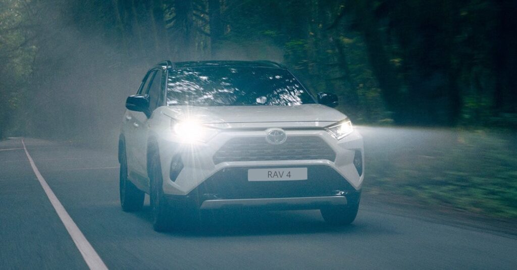 Consejos para cuidar las luces de tu coche
