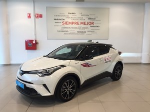 Labasa entrega el primer Toyota C-HR para el servicio de taxi