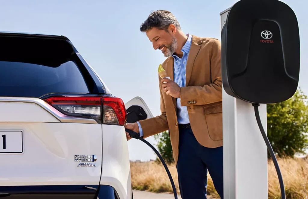 Los beneficios de la conducción híbrida de Toyota
