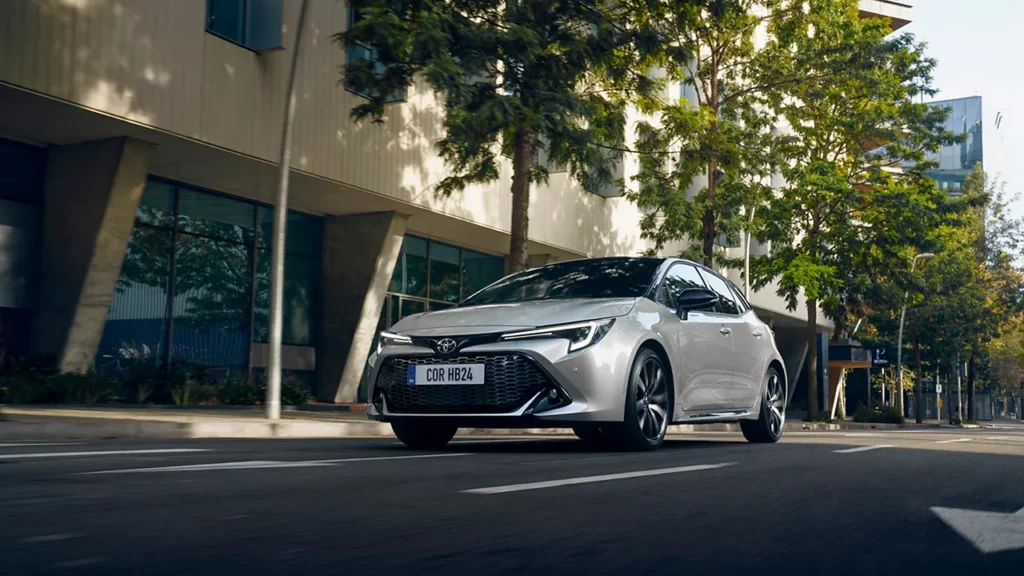 Toyota Corolla: Un Ícono de Fiabilidad, Eficiencia y Modernidad en el Mundo de la automoción