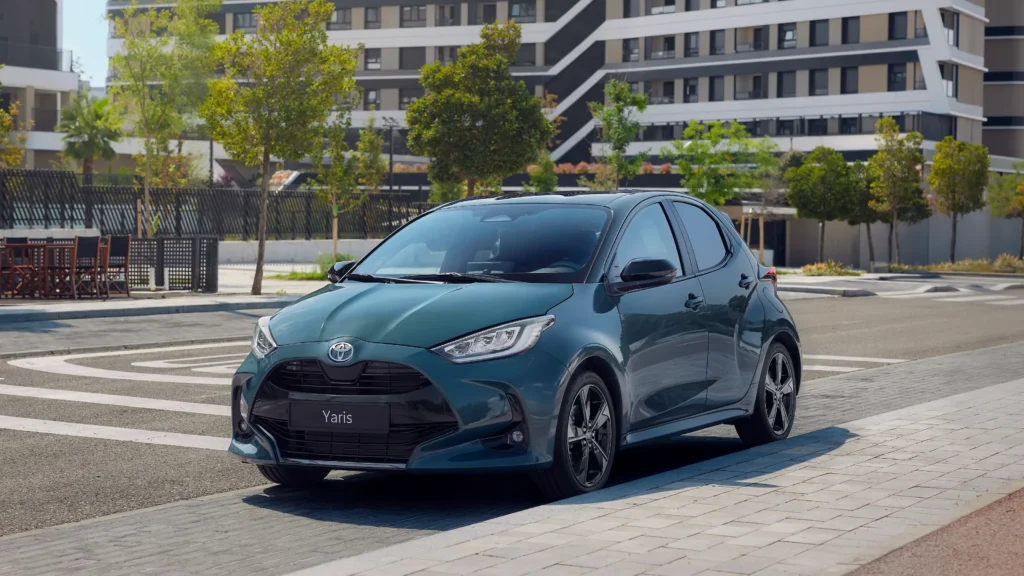Toyota Yaris: Innovación, eficiencia y estilo en un solo modelo