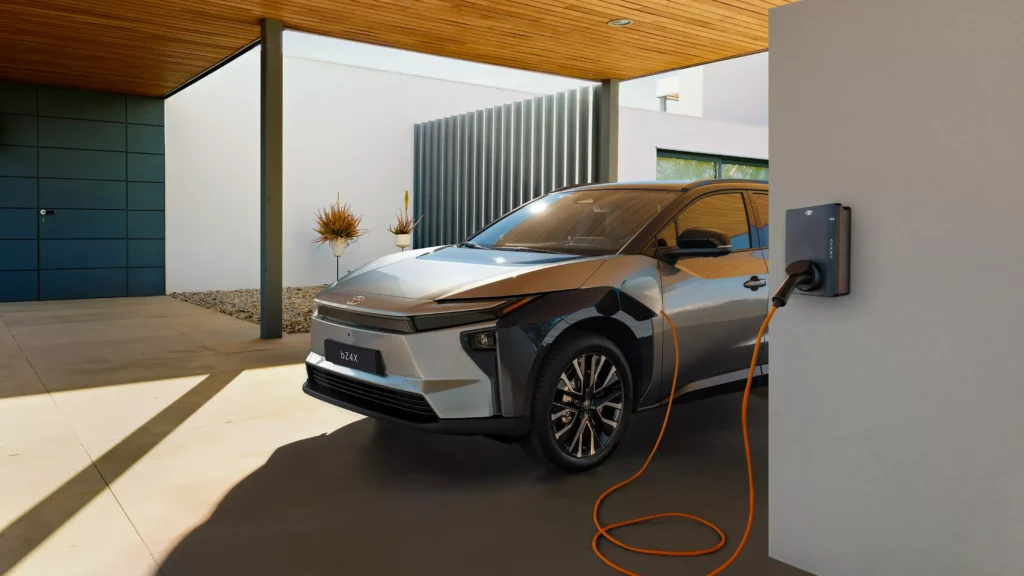 Toyota bZ4X: el SUV eléctrico que te invita a descubrir una nueva forma de conducir
